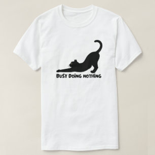 Minimaal ontwerp met zwarte kattenogen t-shirt