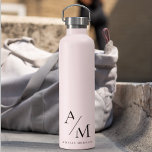 Minimaal pastelroze Initiaal & gepersonaliseerd Waterfles<br><div class="desc">Blijf gehydrateerd in stijl met deze Minimal Pastel Pink Initiaal & gepersonaliseerde waterfles. Met een slank en minimalistisch ontwerp is deze waterfles perfect voor degenen die elegantie en functionaliteit waarderen. De zacht pastelroze achtergrond voegt een vleugje verfijning toe, terwijl het gepersonaliseerde initiaal of de naam het uniek van u maakt....</div>