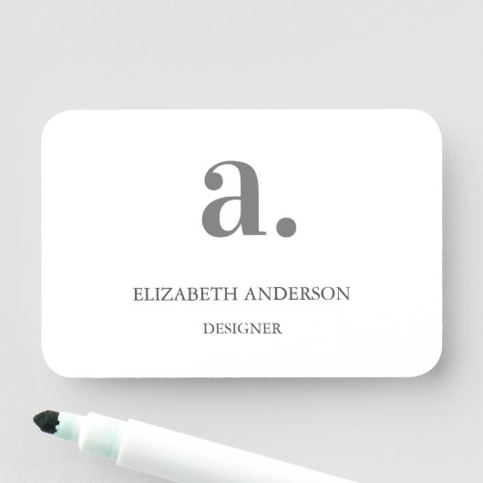 Minimaal personeel in wit grijs naamplaatje (In situ)