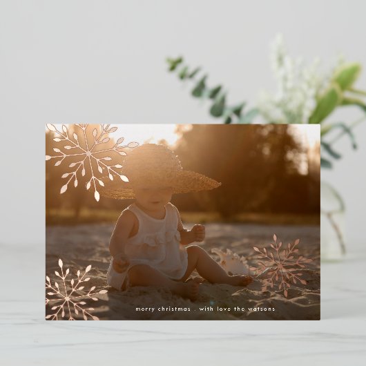 Minimaal Roos Gouden Sneeuwvlokken Vrolijke Kerstf Folie Feestdagenkaart (Staand Voorkant)