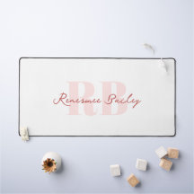 Minimaal roze-wit monogram