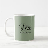 Minimaal Sage-Green Heart Mrs Wedding Jubileum Koffiemok (Links)