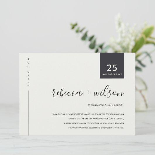 MINIMAAL SCANDI BLACK EN WITTE TYPOGRAFIE WEDING BEDANKKAART (Staand voorkant)