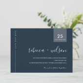 MINIMAAL SCANDI MODERN NAVY BLUE GRAY TYPOGRAPHY SAVE THE DATE (Staand voorkant)