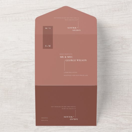 MINIMAAL SCANDI RUST TERRACOTTA MONOGRAM WEDING ALL IN ONE UITNODIGING (Buitenkant)