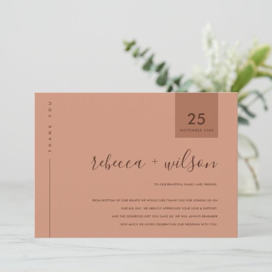MINIMAAL SCANDI RUST TERRACOTTA TYPOGRAPHY WEDING BEDANKKAART (Staand voorkant)