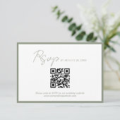 Minimaal Script Groene Rand QR Code Wedding RSVP Informatiekaartje (Staand voorkant)
