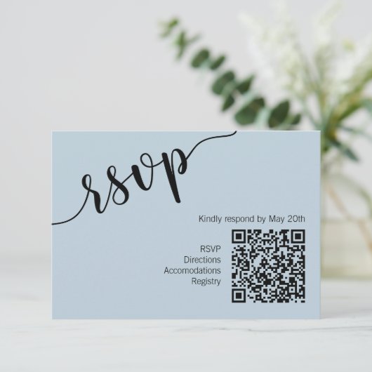 Minimaal script QR-code Lichtblauw RSVP Kaartje (Staand voorkant)