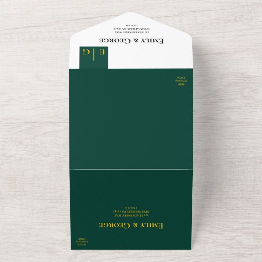 Minimaal smaragdgroen gouden monogram stijlvolle t all in one uitnodiging (Buitenkant)