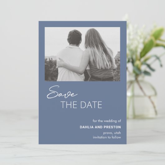 Minimaal Stofblauw Foto Modern Huwelijk Save The Date (Staand voorkant)