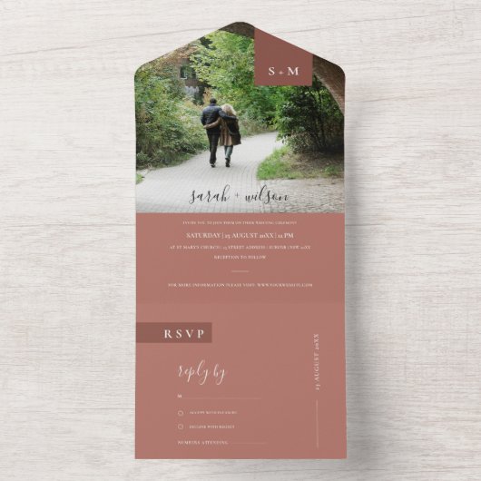 MINIMAAL TERRACOTTA RUST MONOGRAM WEDING FOTO ALL ALL IN ONE UITNODIGING (Binnen)