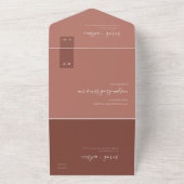 MINIMAAL TERRACOTTA RUST MONOGRAM WEDING FOTO ALL IN ONE UITNODIGING (Buitenkant)