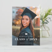 Minimaal Type Foto Overlay Afstuderen Aankondiging (Staand voorkant)