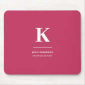 Minimaal warm roze modern Typografisch monogram Muismat (Voorkant)