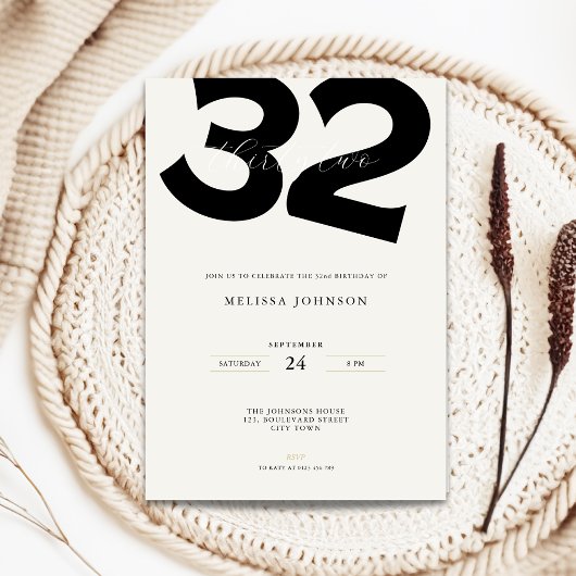 Minimal 32nd Birthday Invitation - Bold Typo Kaart