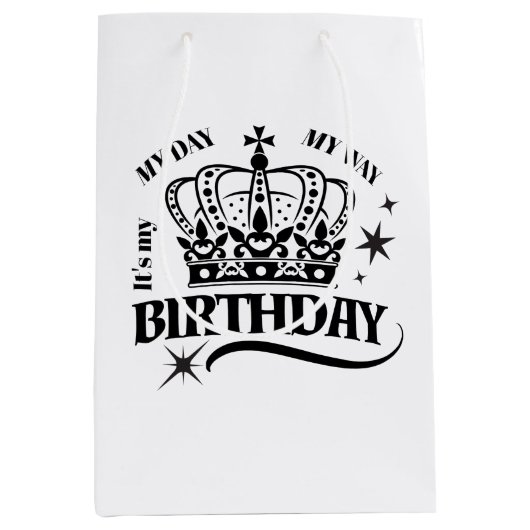 Minimal Black Crown Birthday Typography White Medium Cadeauzakje (Voorkant)