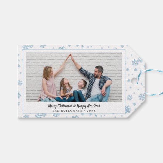 Minimal Blue Snowflakes Vakantie Foto Gift Labels Cadeaulabel (Voorkant (Horizontaal))