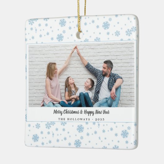 Minimal Blue Snowflakes Vakantiefoto Keramisch Ornament (Links)