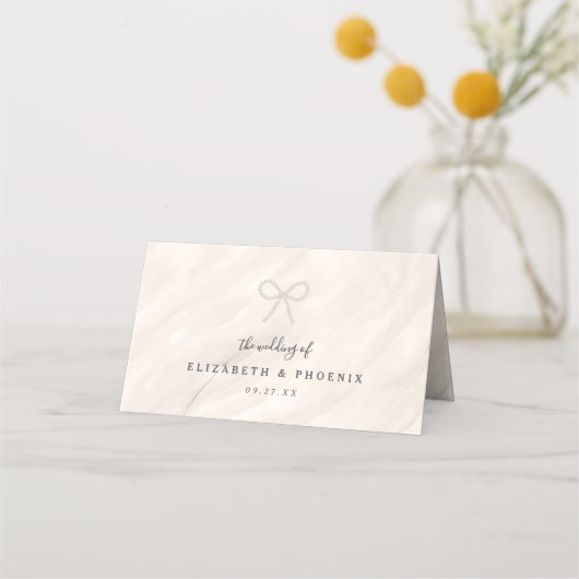 Minimal Champagne Pearl Bow Wedding Escort Plaatskaartje (Achterkant)