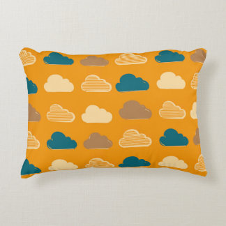 Minimal Clouds Pattern – Orange Sky Vibes Accent Kussen