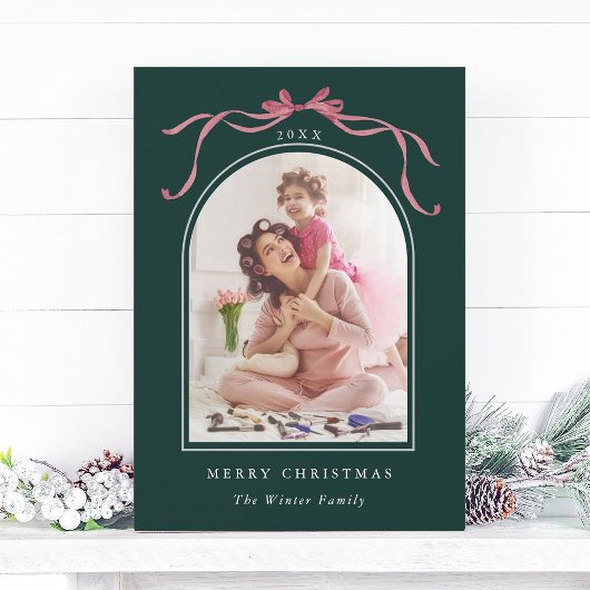 Minimal Deep Blush Pink Bow Christmas Photo Green Feestdagenkaart