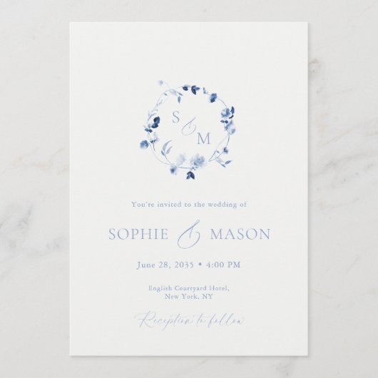 Minimal Dusty Blue Monogram Wreath Wedding  Kaart (Voorkant)