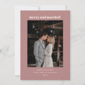 Minimal Dusty Roos Merry Married Christmas Foto Feestdagenkaart (Voorkant)