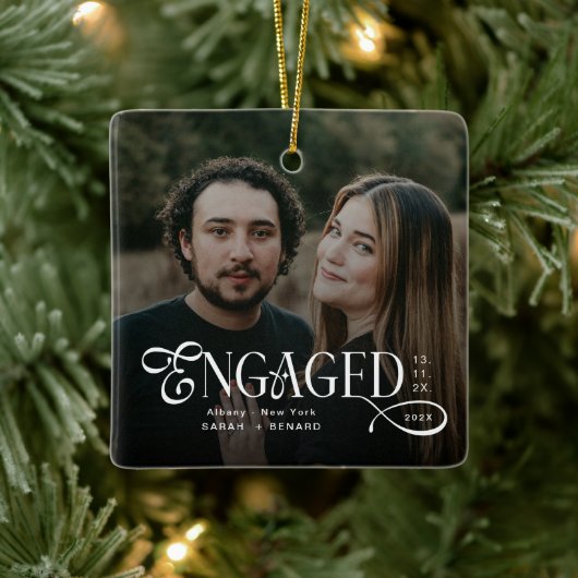 Minimal Engaged Couples Photo Stylish Christmas Keramisch Ornament (Boom)