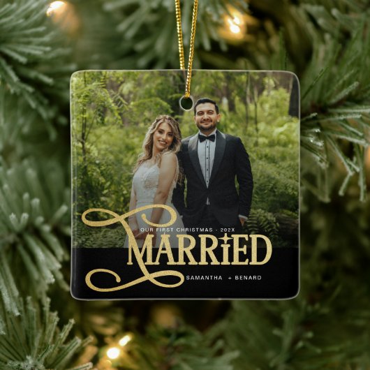 Minimal First Christmas Married Couples Photo Keramisch Ornament (Boom)