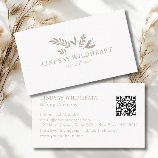 Minimal Floral White Botanical Beauty QR Code Visitekaartje