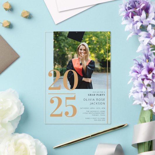 Minimal Gold Typography Foto Afstuderen Acryl Uitnodigingen (Insitu (Huwelijk))