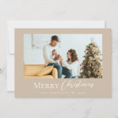 Minimal Merry Christmas Moderne familiefoto Taupe Feestdagenkaart (Voorkant)
