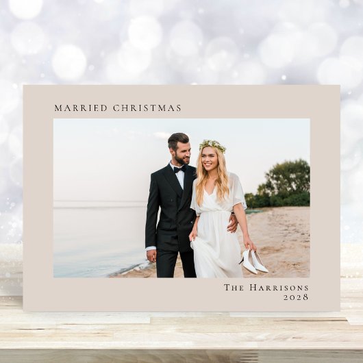 Minimal Modern 2 foto Taupe Getrouwd Kerstmis Feestdagenkaart