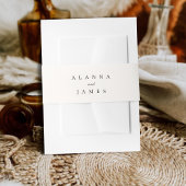 Minimal Modern Black Serif Wedding Invitation Uitnodigingen Wikkel