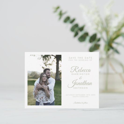 Minimal Sage Green Photo Wedding Sla de datum op Uitnodiging Briefkaart (Staand voorkant)