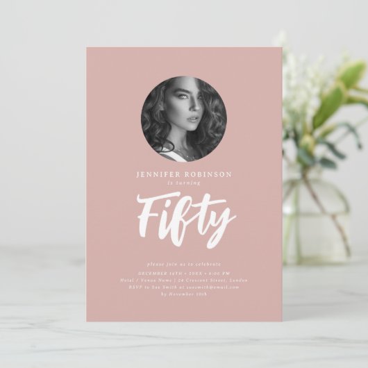 Minimal Script Photo 50th Birthday Dusty Roos Roze Kaart (Staand voorkant)