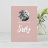 Minimal Script Photo 60th Birthday Dusty Roos Kaart (Staand voorkant)