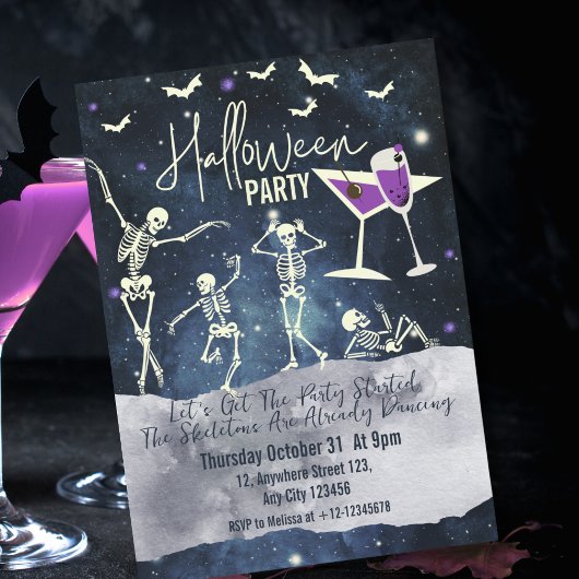 Minimal Simple Dancing Skeleton Halloween Party Kaart