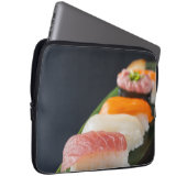 Minimal Sushi Elegance – Laptop Sleeve by SUSHIMI (Voorkant Rechts)