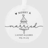 Minimal Tree Merry en Married Pas getrouwd Christm Ornament (voorkant)