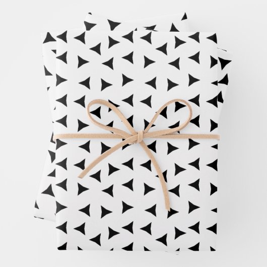 Minimal Triangle Pattern | Black and White Geometr Inpakpapier Vel (In situ)