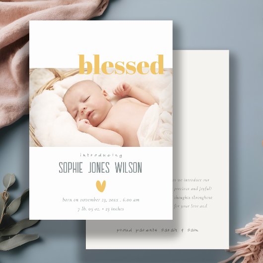 Minimale aankondiging van de geboorte van een foto