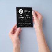 Minimale aanpasbare Logo Moderne Grote opening in Flyer (Hand)