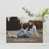 Minimale afstudeerfeest met fotouitnodiging kaart (Staand voorkant)