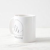 Minimale Arch Zwarte Script Initiële M Naam Monogr Koffiemok (Voorkant links)