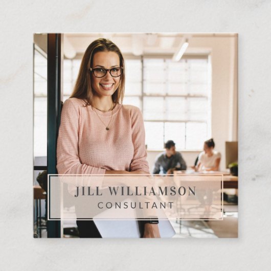 Minimale bedrijfsnaam en bedrijffoto vierkante visitekaartje (Voorkant)