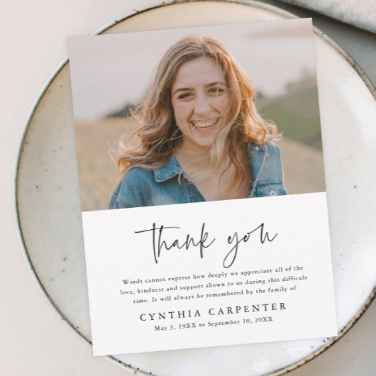 Minimale begrafenisherdenkingsfoto bedankkaart