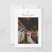 Minimale Beige Palmblad Trouwfoto Bedankkaart (Voorkant)