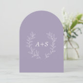 Minimale Blad | Gebogen Monogram Trouwuitnodiging Kaart (Staand voorkant)