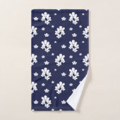 Minimale blauw blauw bloempatroon met weinig witte bad handdoek (Handdoek)